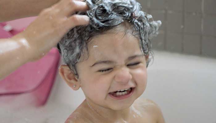 Beneficios-del-uso-del-shampoo-orgánico-para-niño
