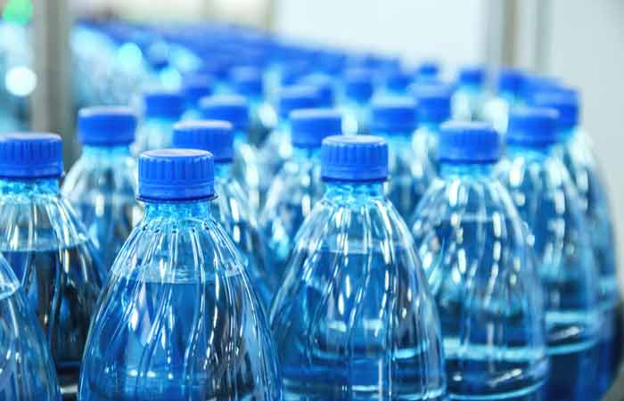 Botellas de agua-con-fecha-de-vencimiento