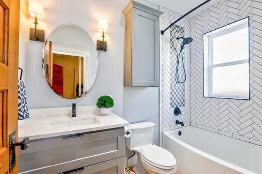 Let’s un-plastic your bathroom, shall we?