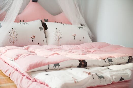 Your guide to the best natural pillows for back, belly & side sleepers